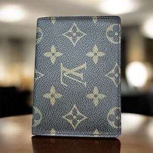 Louis Vuitton Monogram Card Holder